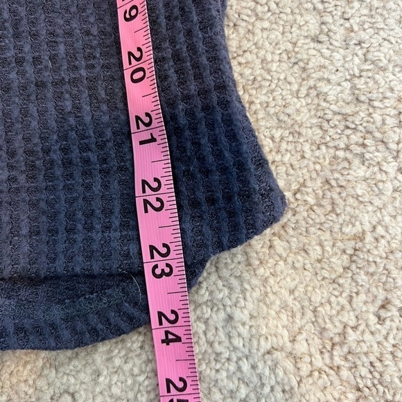 MICHAEL Stars Women’s Blue Waffle Knit Top Size Medium - Picture 6 of 7